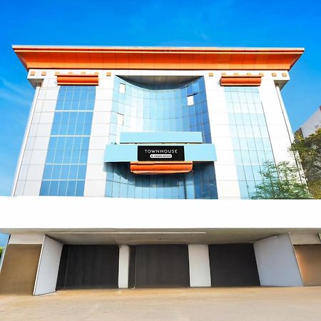 Super Townhouse Ameerpet Balkampet Road Haydarabad Dış mekan fotoğraf