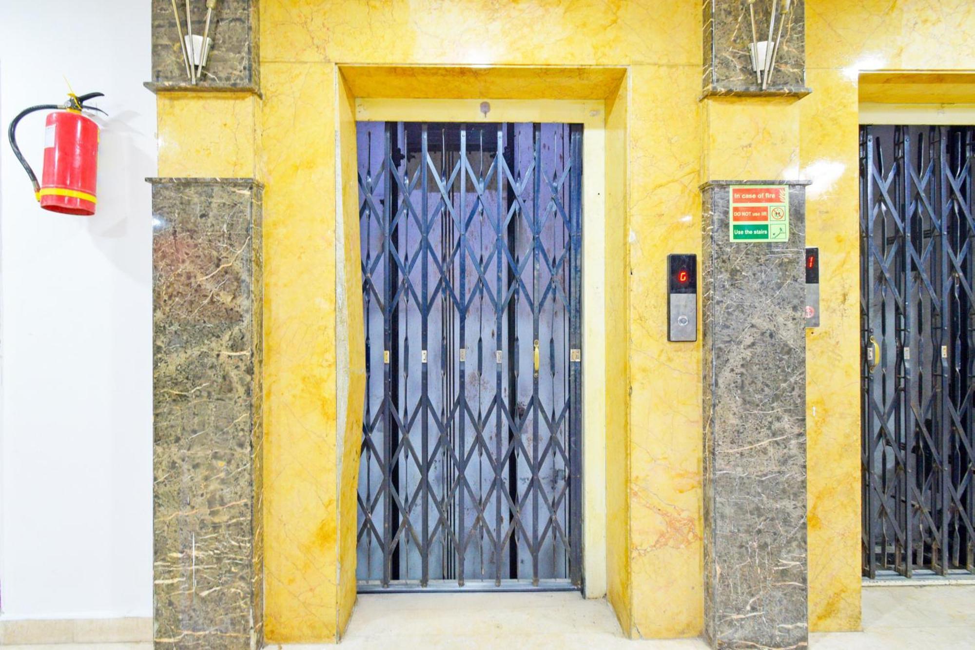 Super Townhouse Ameerpet Balkampet Road Haydarabad Dış mekan fotoğraf