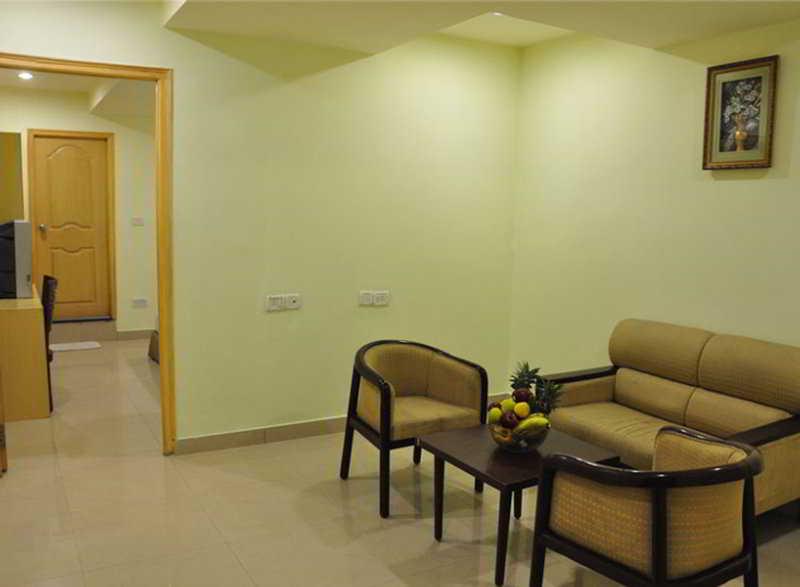 Super Townhouse Ameerpet Balkampet Road Haydarabad Dış mekan fotoğraf